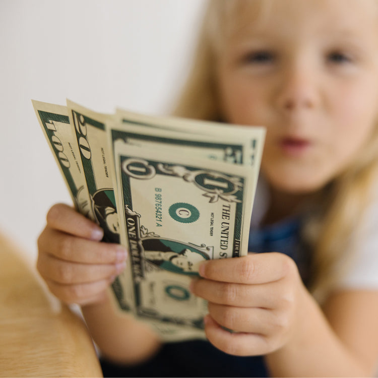 Melissa & Doug Tips to Promote Pretend Play