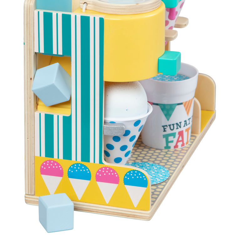  The Melissa & Doug Fun at the Fair! Wooden Snow-Cone and Slushie Play Food Set