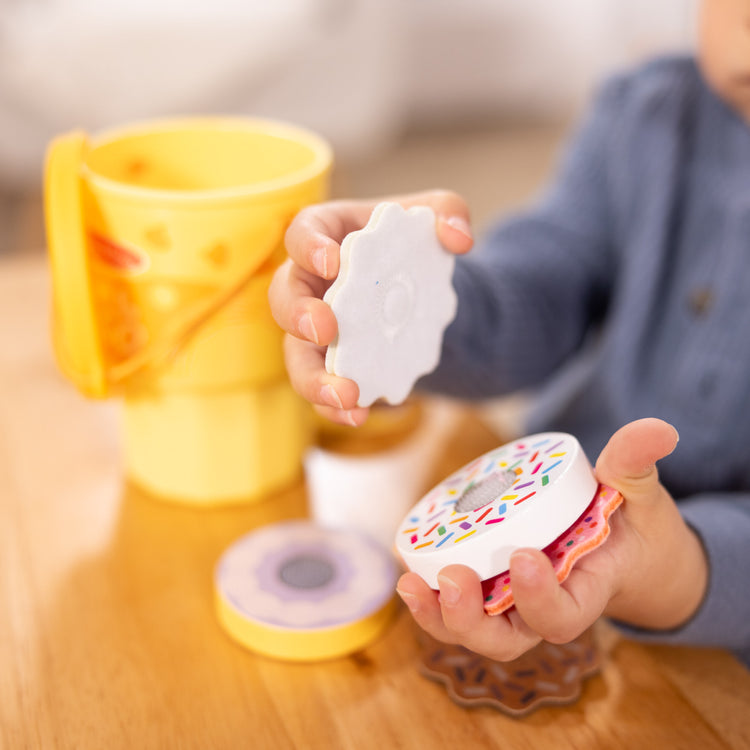 Play to Go Cake & Cookies Play Set