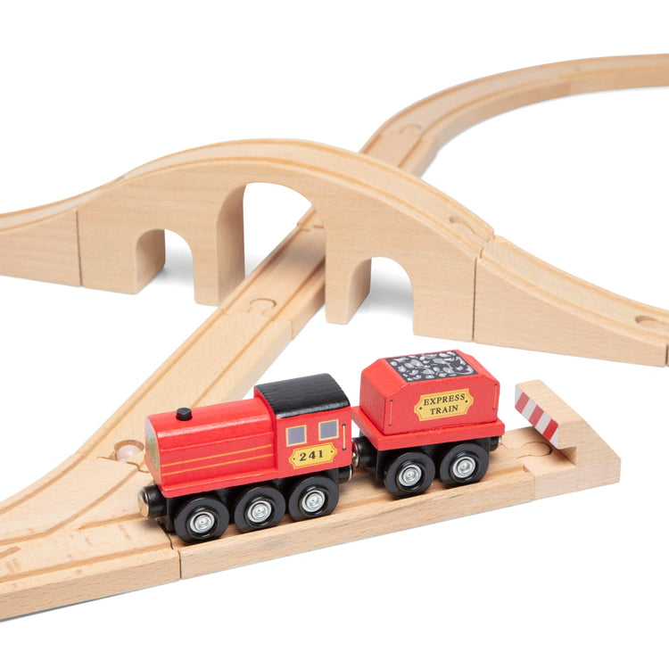 Melissa & Doug Classic Wooden Figure Eight Train Set (22 pcs)