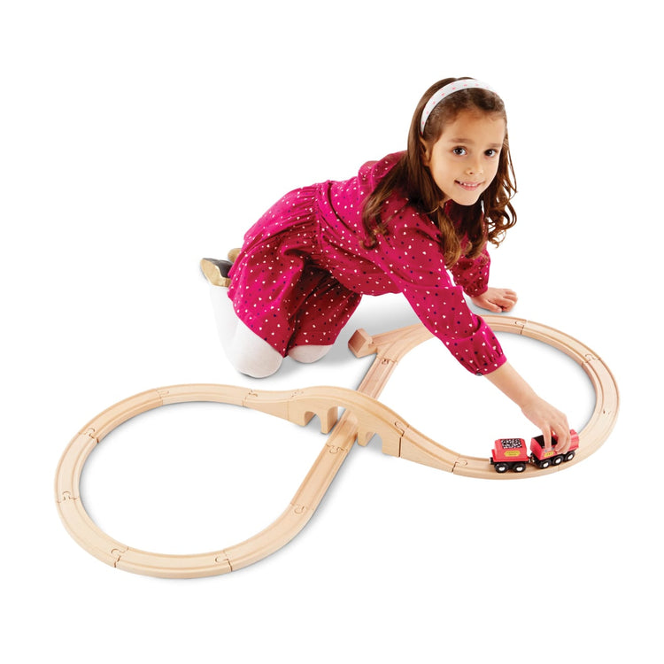 Melissa & Doug Classic Wooden Figure Eight Train Set (22 pcs)