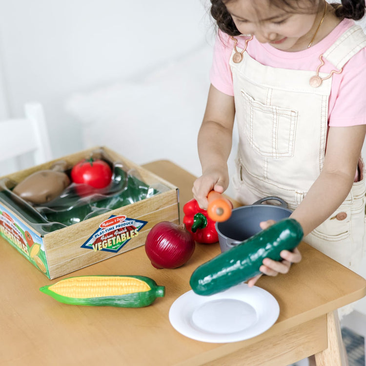 Melissa & Doug Playtime Produce Vegetables Play Food Set With Crate (7 pcs)