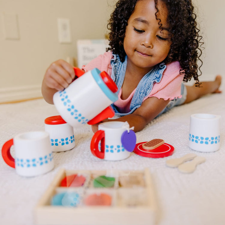 Melissa & Doug  20-Piece Steep and Serve Wooden Tea Set - Play Food and Kitchen Accessories